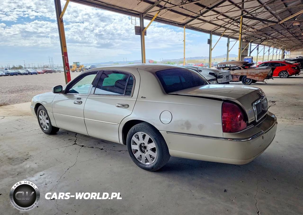 2003 Lincoln Town Car Cartier VIN:1LNHM83W23Y651217 - 2