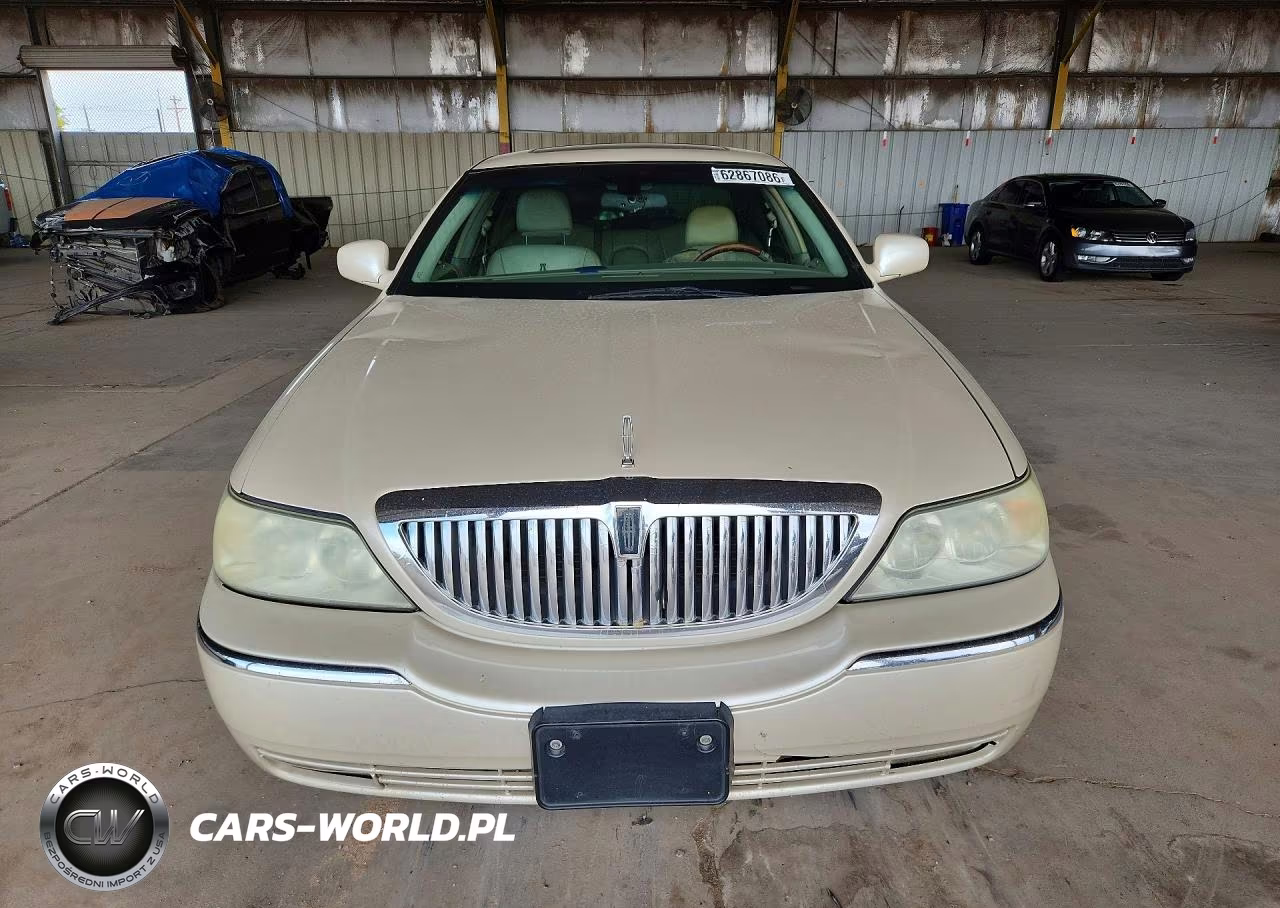 2003 Lincoln Town Car Cartier VIN:1LNHM83W23Y651217 - 5