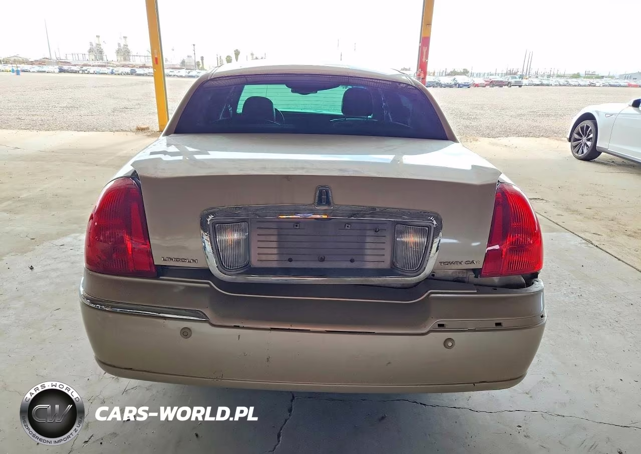 2003 Lincoln Town Car Cartier VIN:1LNHM83W23Y651217 - 6