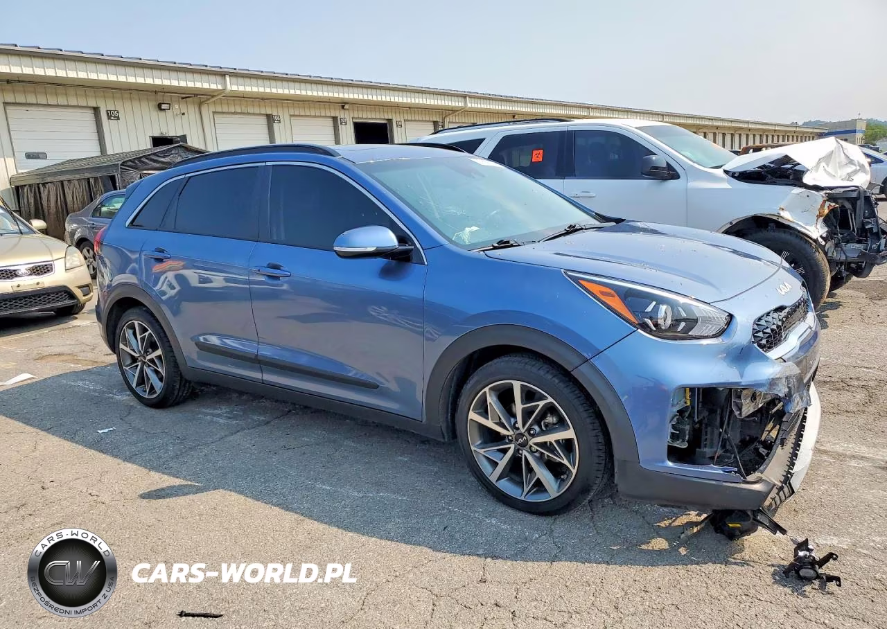 2022 Kia Niro Touring Special Edition VIN:KNDCC3LC7N5546509 - 4