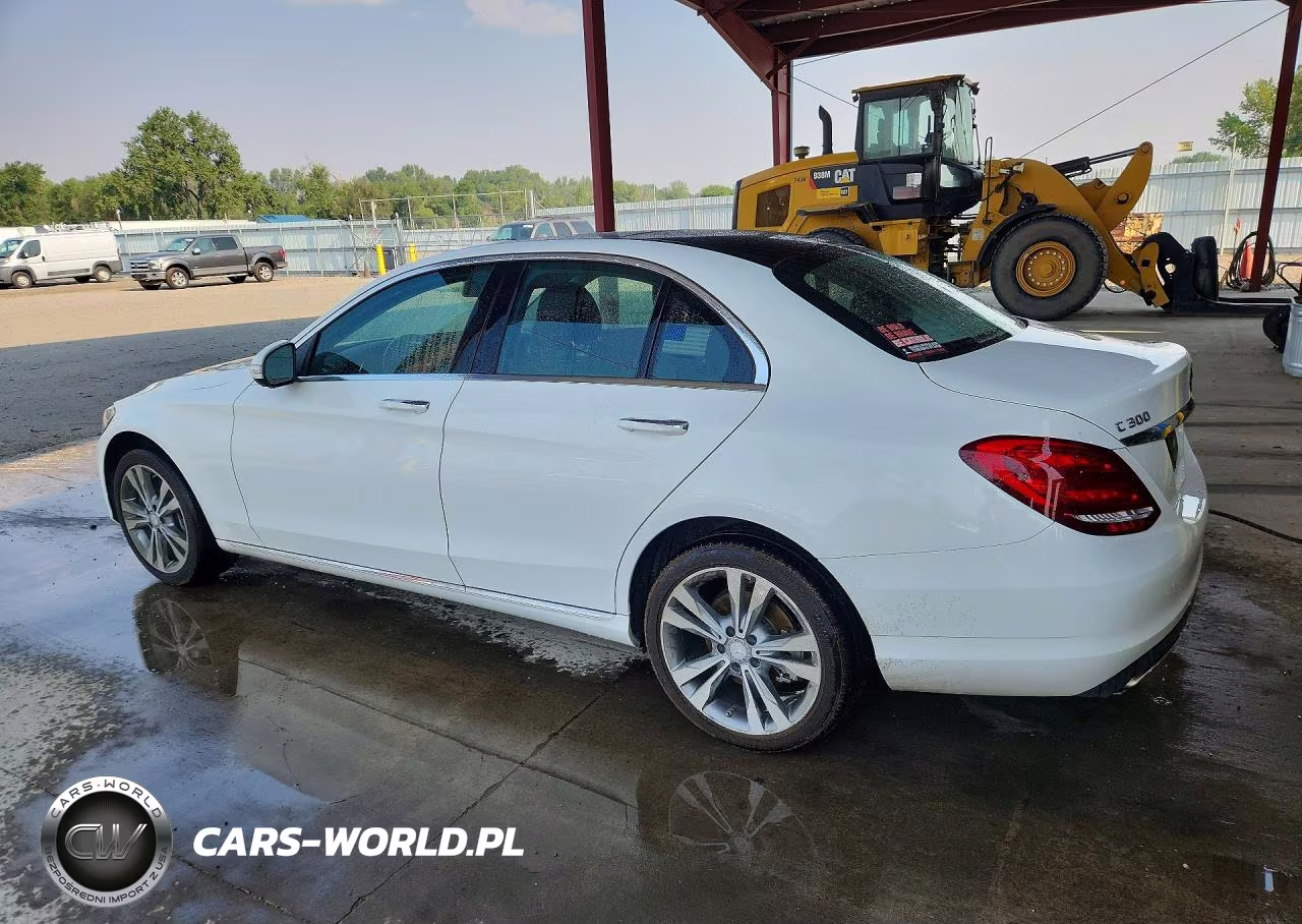 2015 Mercedes-Benz C 300 4Matic VIN:55SWF4KBXFU065994 - 2