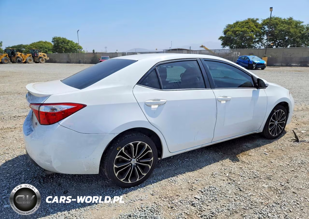 2015 Toyota Corolla S Plus VIN:2T1BURHE1FC236169 - 3