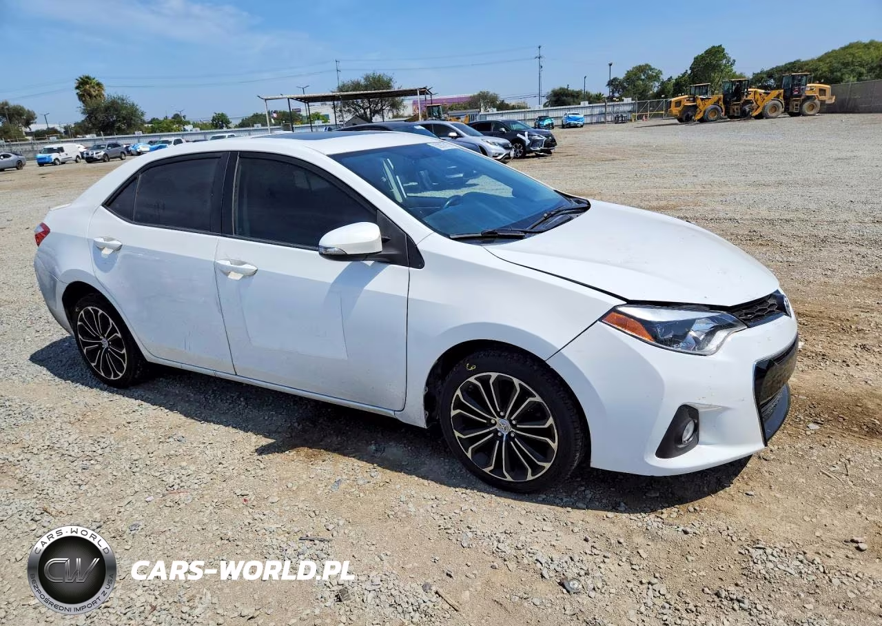 2015 Toyota Corolla S Plus VIN:2T1BURHE1FC236169 - 4