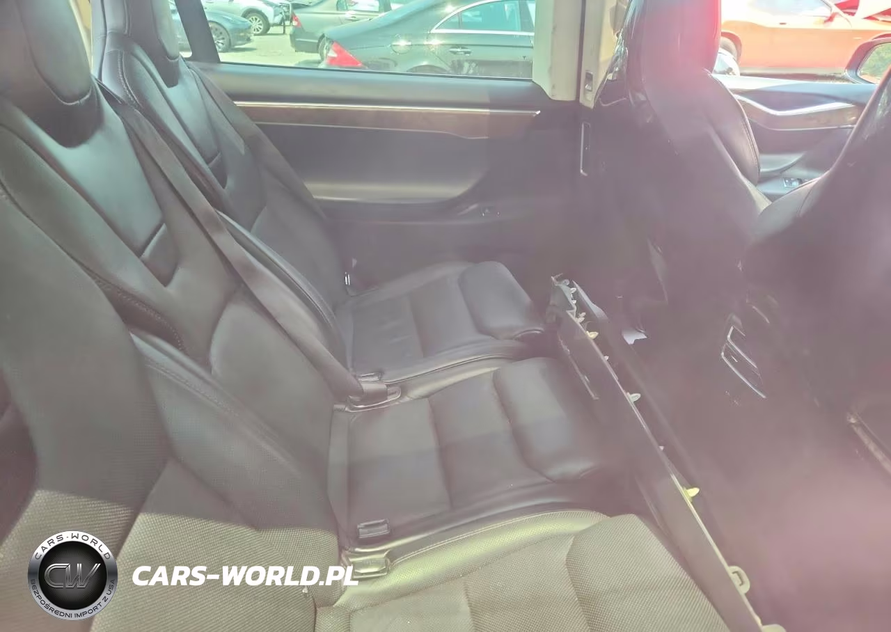 2016 Tesla Model X VIN:5YJXCAE41GF010782 - 11