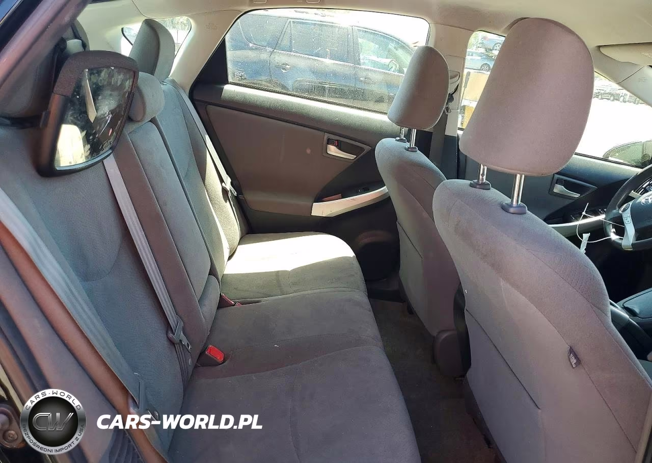 2015 Toyota Prius Two VIN:JTDKN3DU3F0434981 - 10