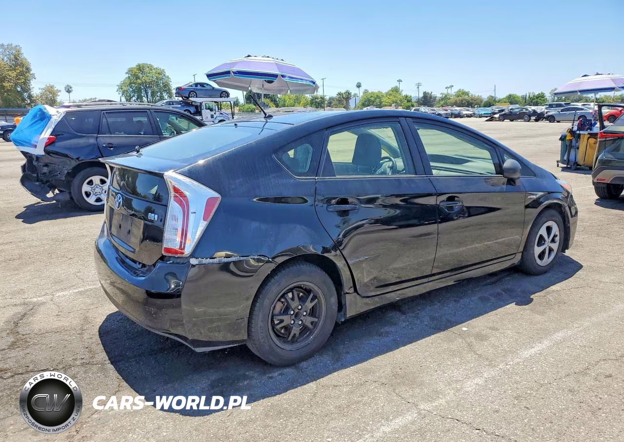 2015 Toyota Prius Two VIN:JTDKN3DU3F0434981 - 3