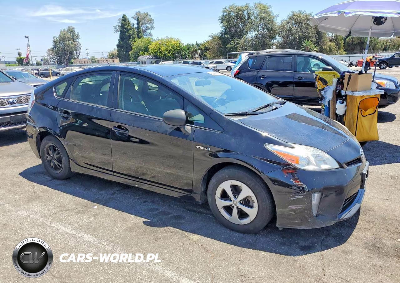 2015 Toyota Prius Two VIN:JTDKN3DU3F0434981 - 4