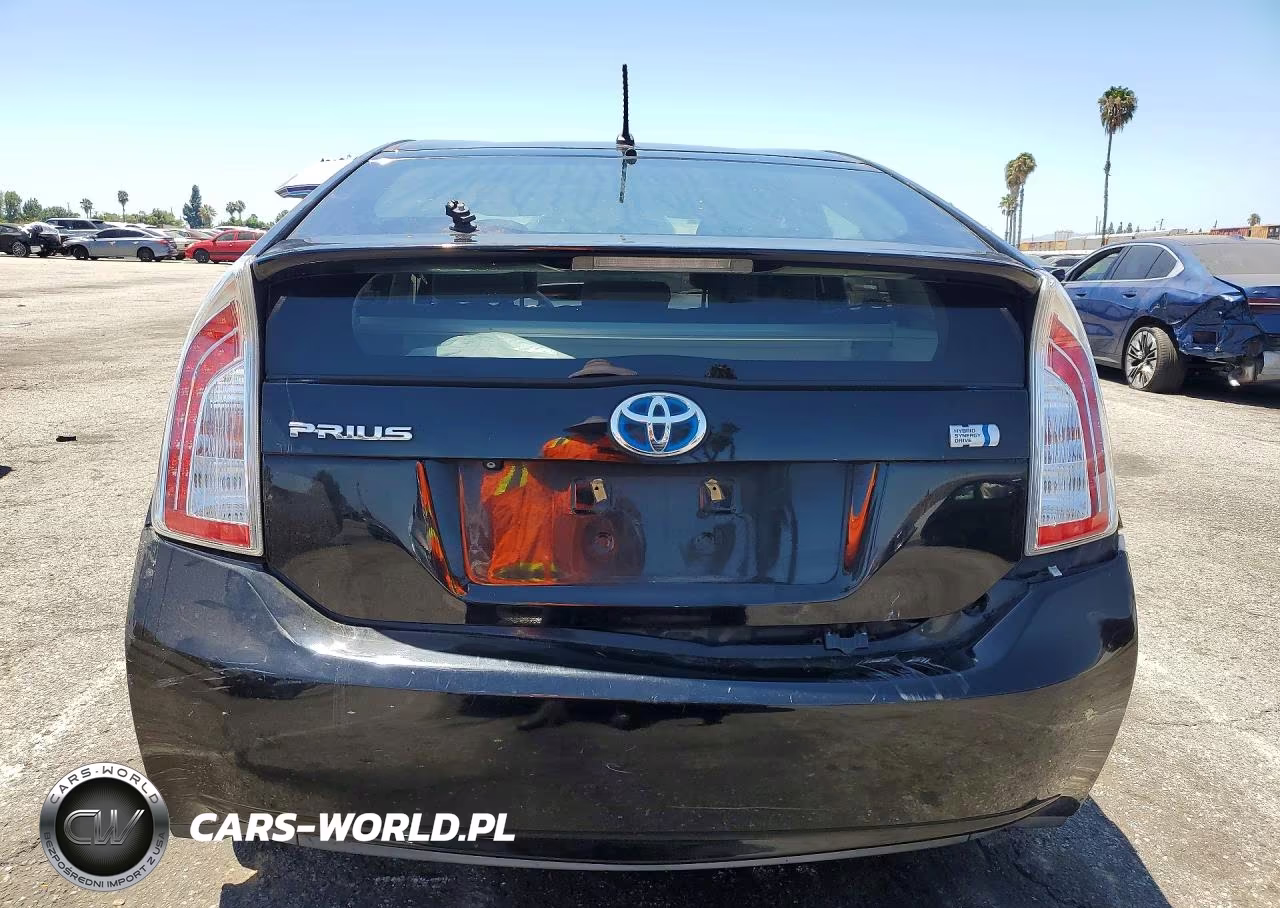 2015 Toyota Prius Two VIN:JTDKN3DU3F0434981 - 6