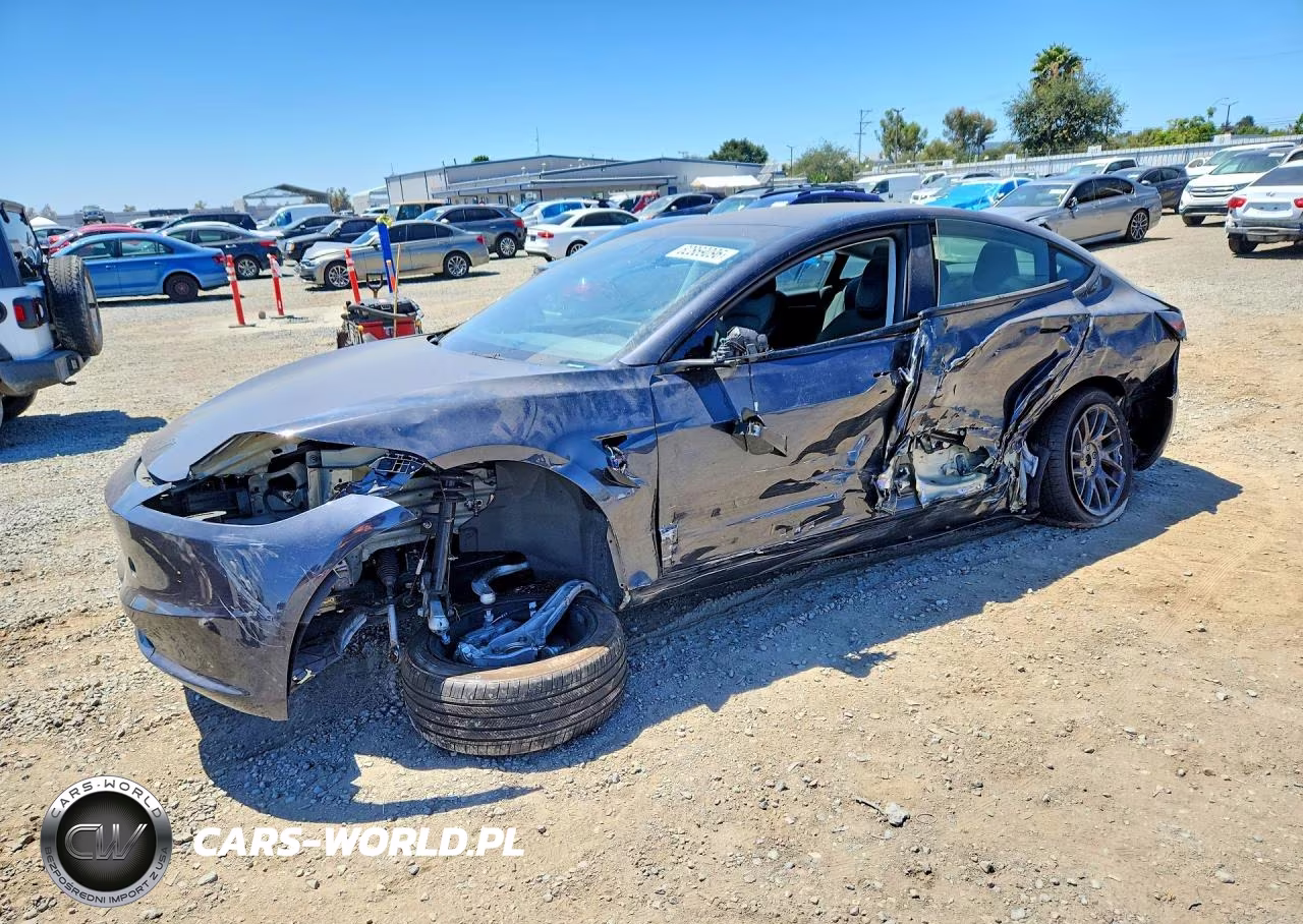 2025 Tesla Model 3 – zdjęcie 1 z 13