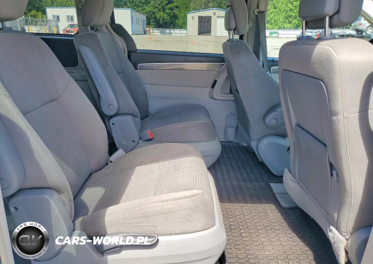 2011 Volkswagen Routan S VIN:2V4RW4DG8BR714784 - 11