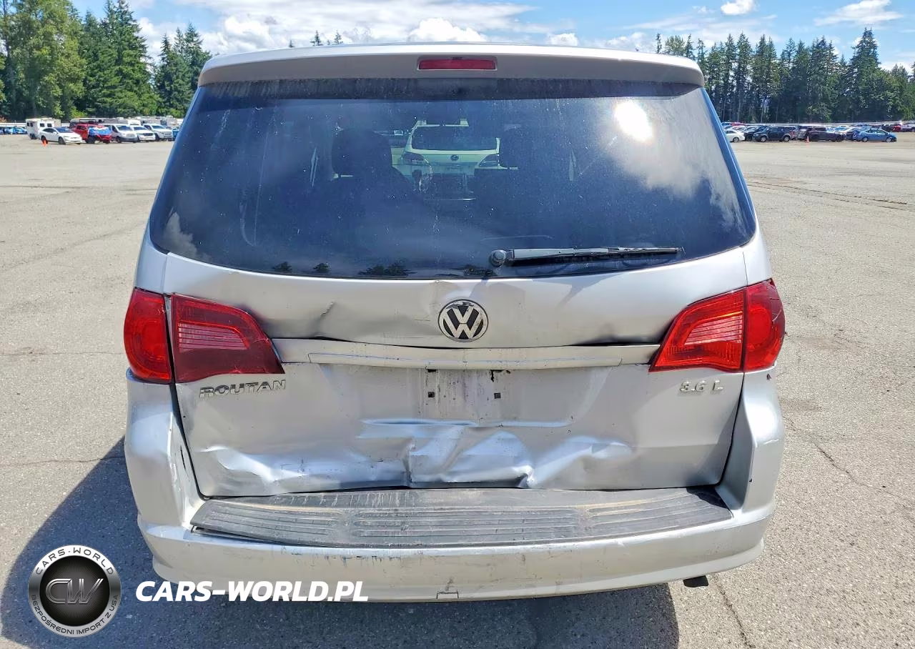 2011 Volkswagen Routan S VIN:2V4RW4DG8BR714784 - 6