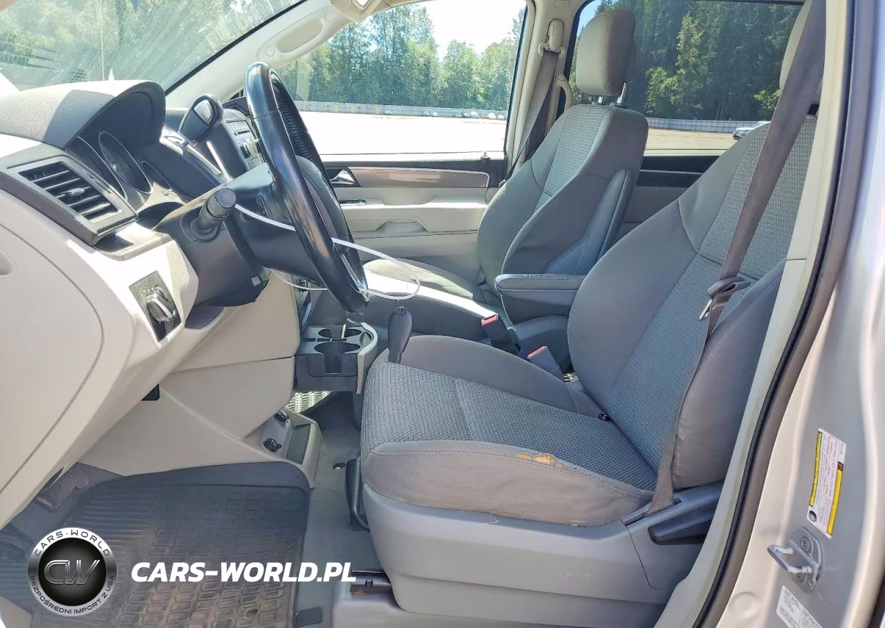 2011 Volkswagen Routan S VIN:2V4RW4DG8BR714784 - 7