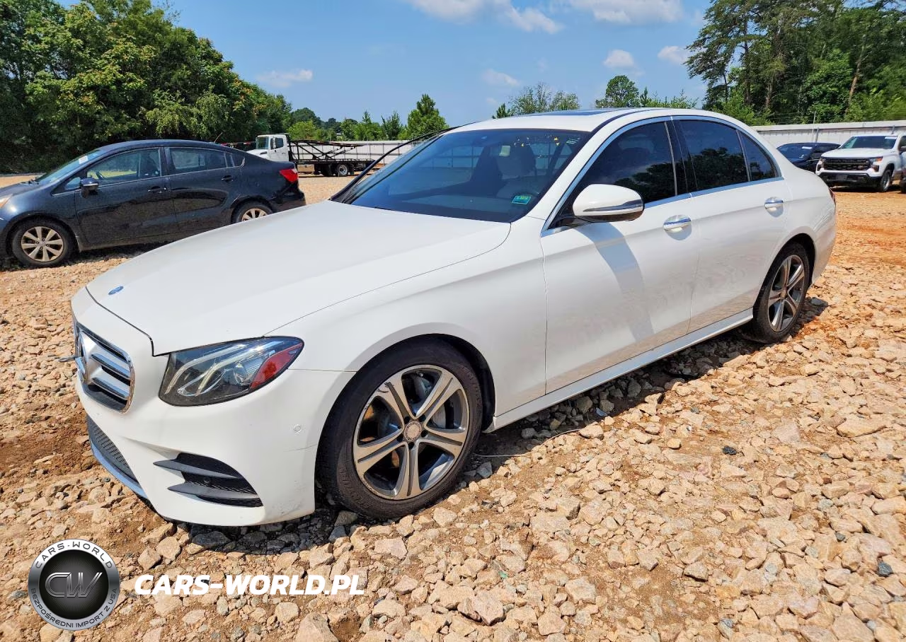 2017 Mercedes-Benz E 300 4Matic – zdjęcie 1 z 12