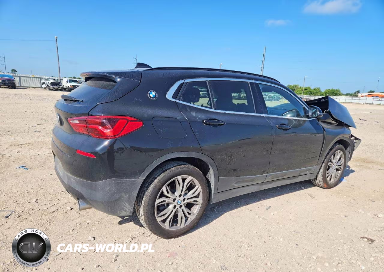 2018 BMW X2 xDrive28I VIN:WBXYJ5C32JEF73902 - 3