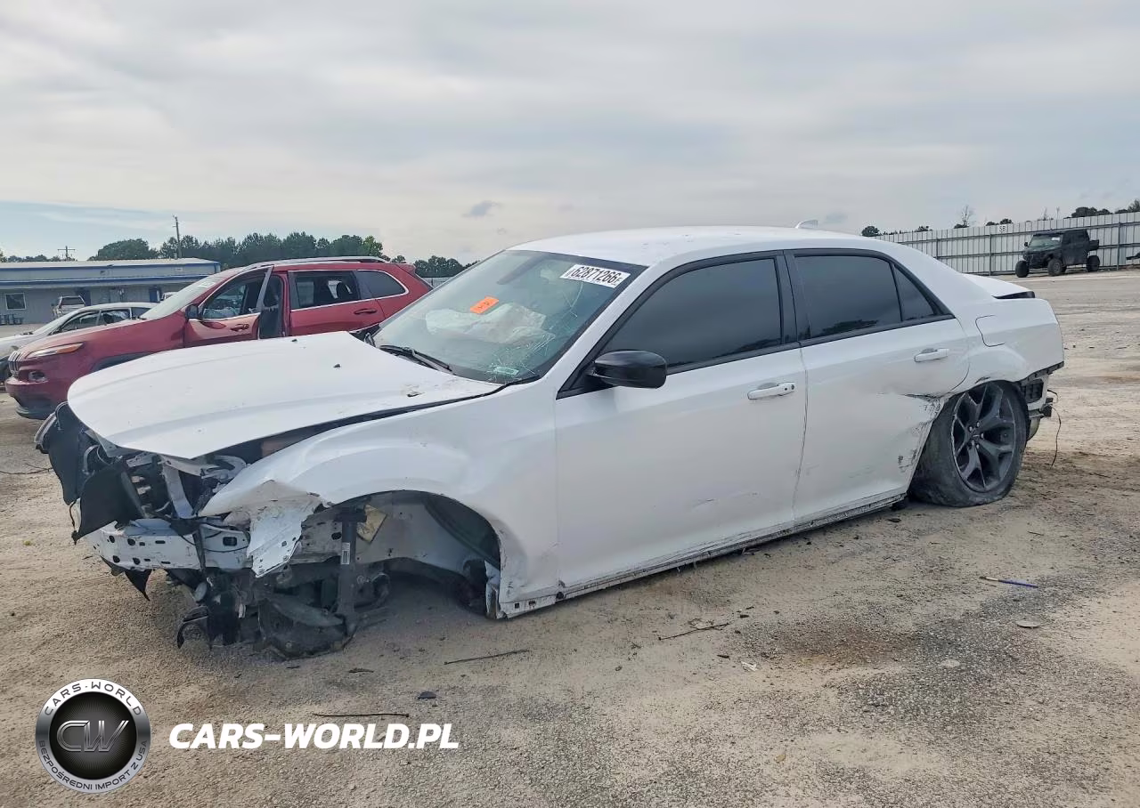 2023 Chrysler 300 Touring – zdjęcie 1 z 13