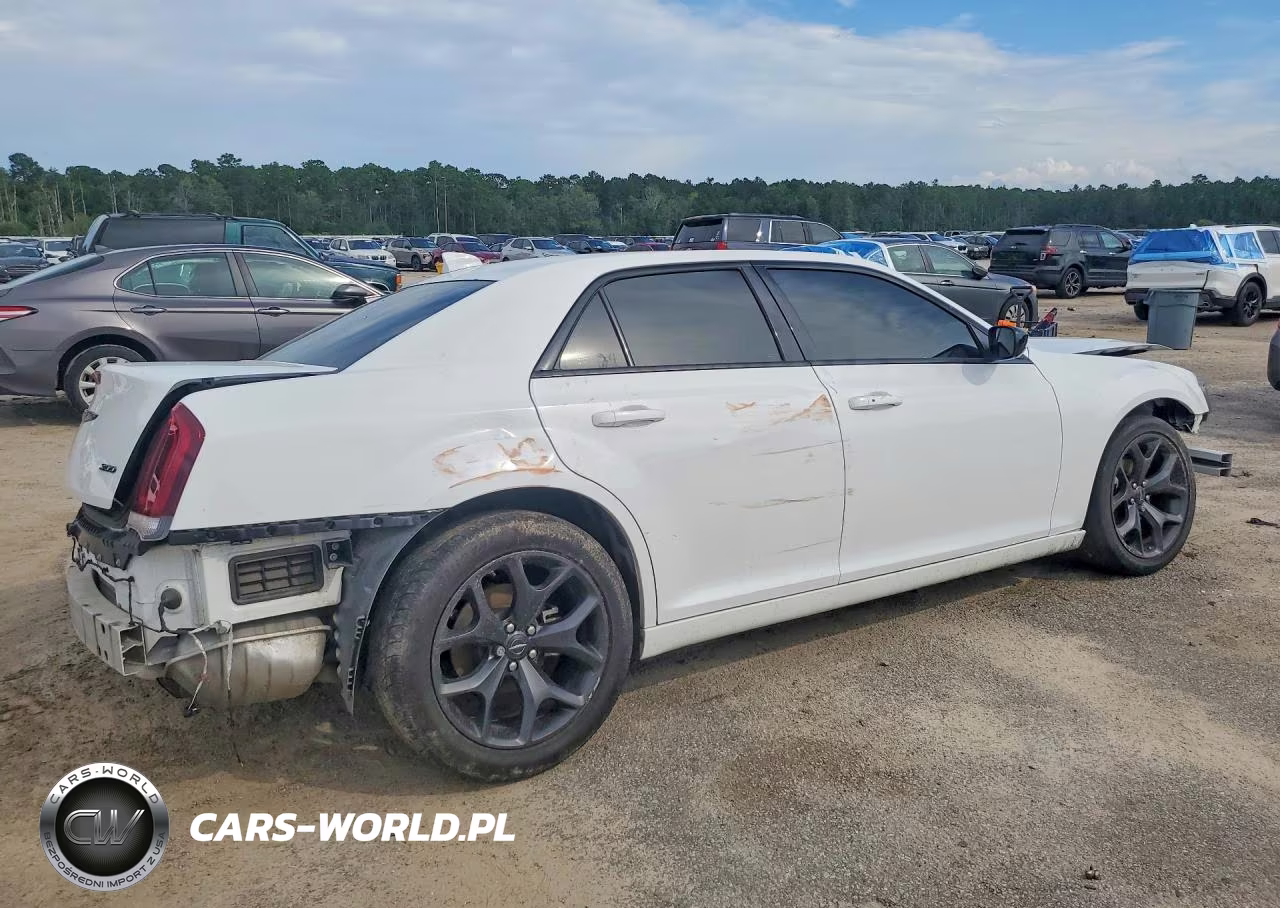 2023 Chrysler 300 Touring VIN:2C3CCAAGXPH706554 - 3