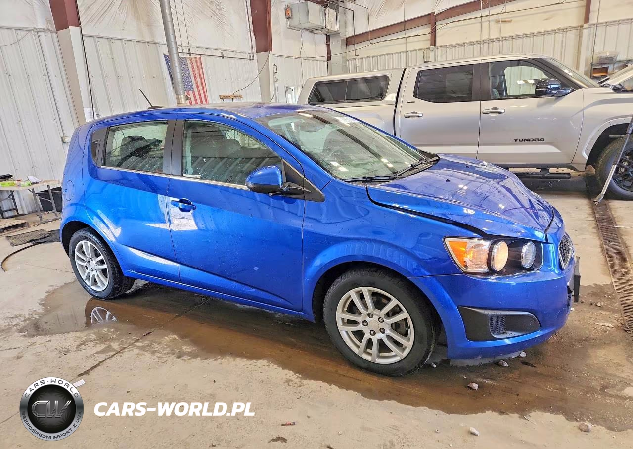 2016 Chevrolet Sonic Lt VIN:1G1JC6SB7G4135386 - 4