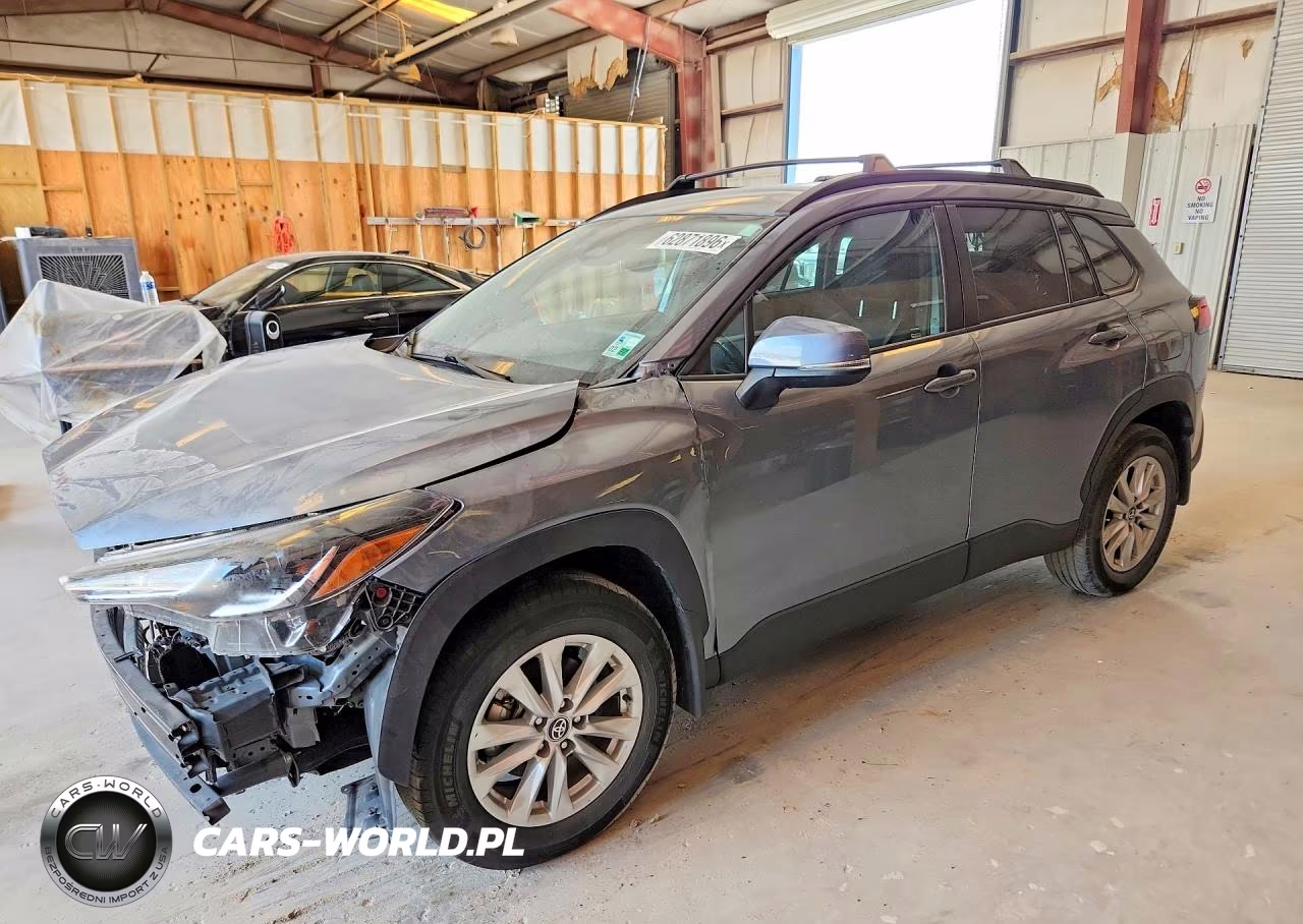 2024 Toyota Corolla Cross Le – zdjęcie 1 z 13