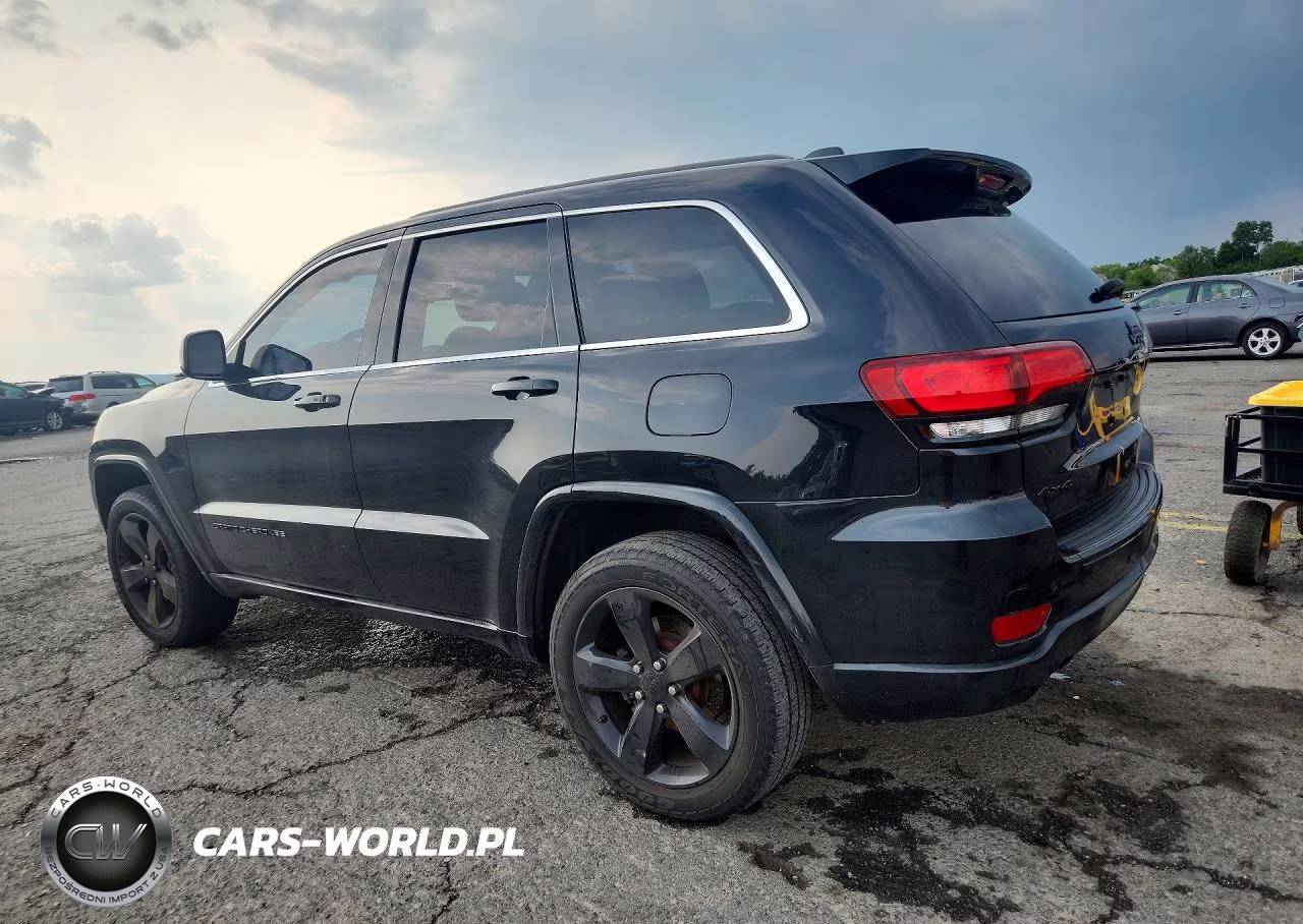 2015 Jeep Grand Cherokee Laredo VIN:1C4RJFAG0FC877100 - 2
