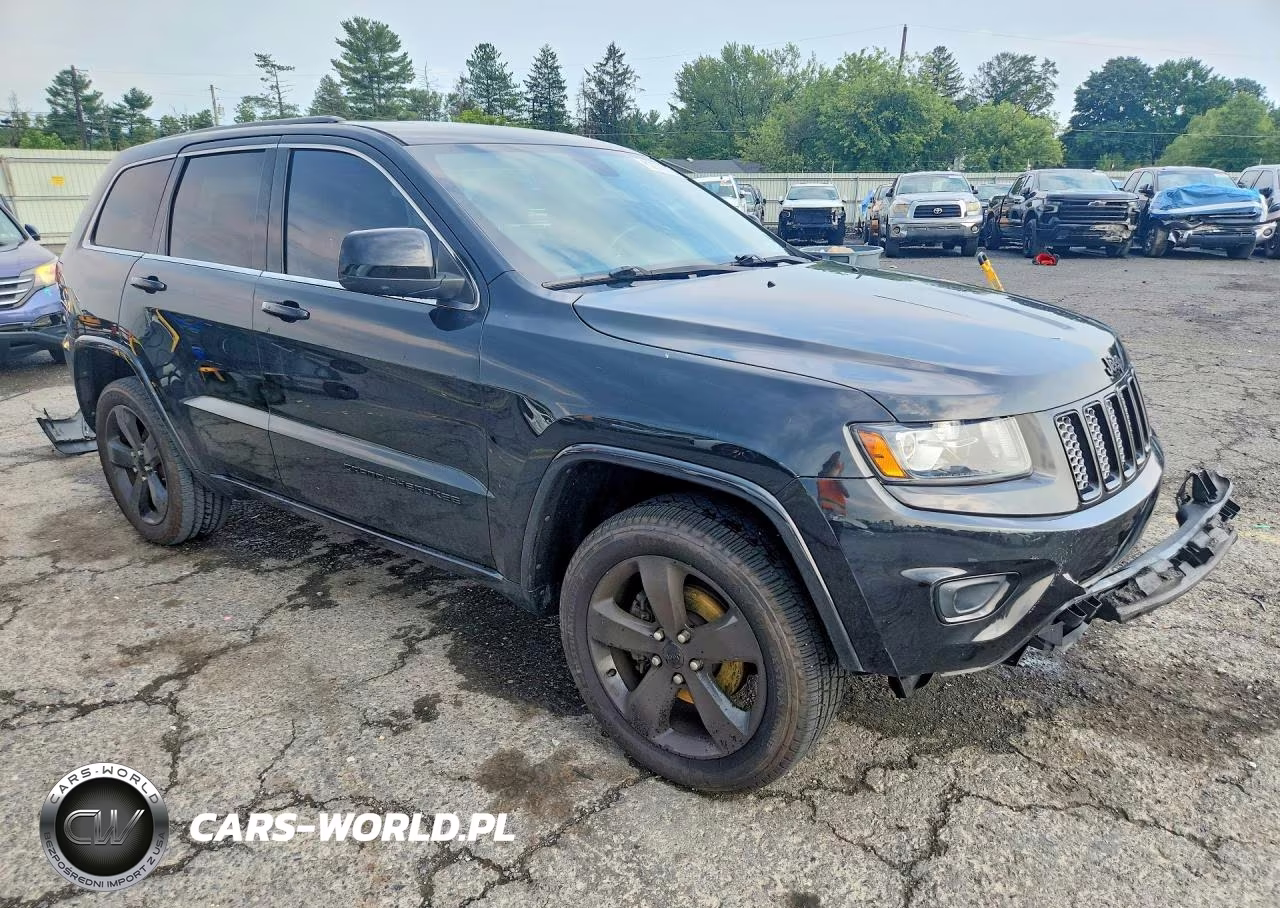 2015 Jeep Grand Cherokee Laredo VIN:1C4RJFAG0FC877100 - 4