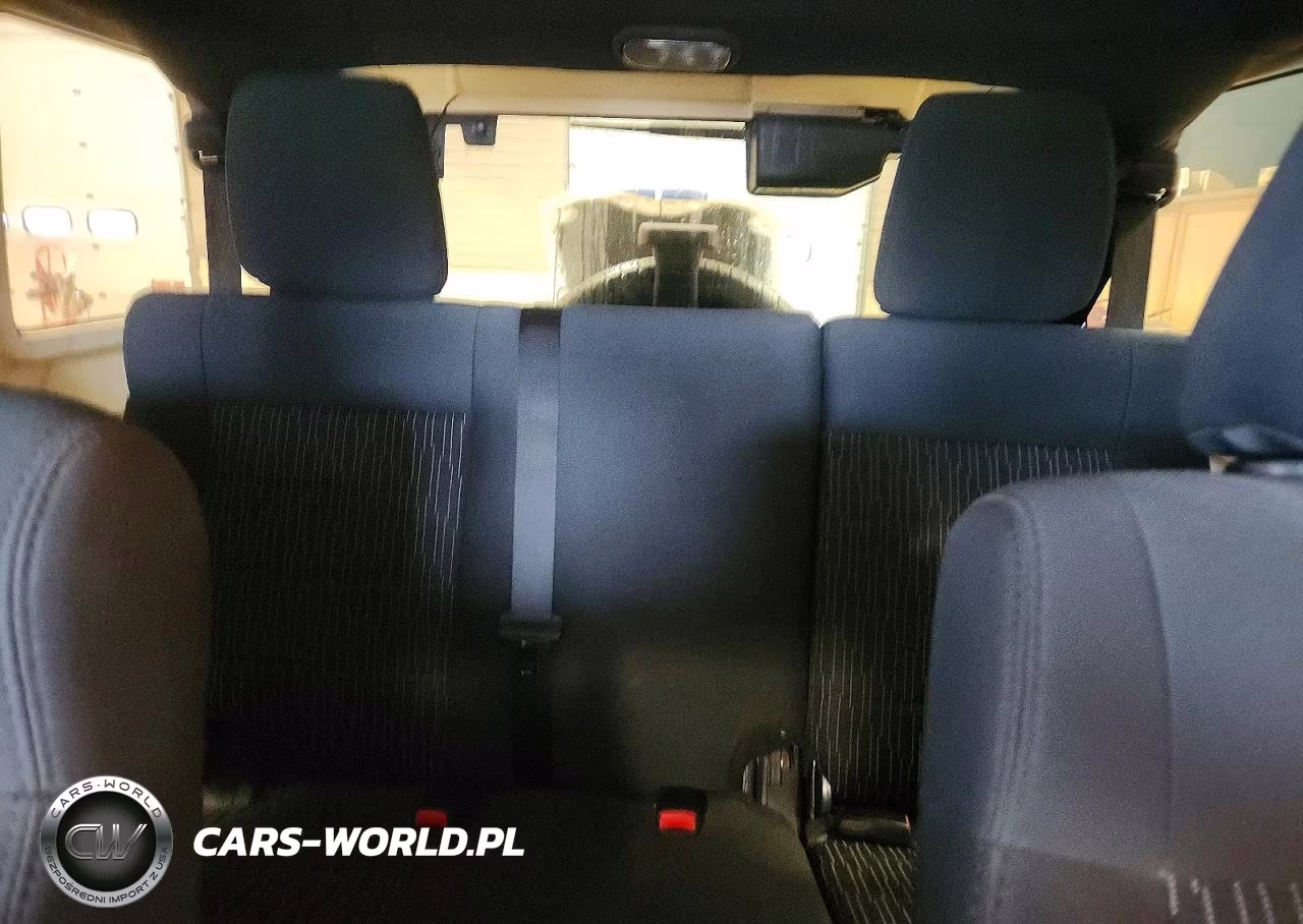 2011 Jeep Wrangler Unlimited Sport VIN:1J4BA3H1XBL552220 - 10