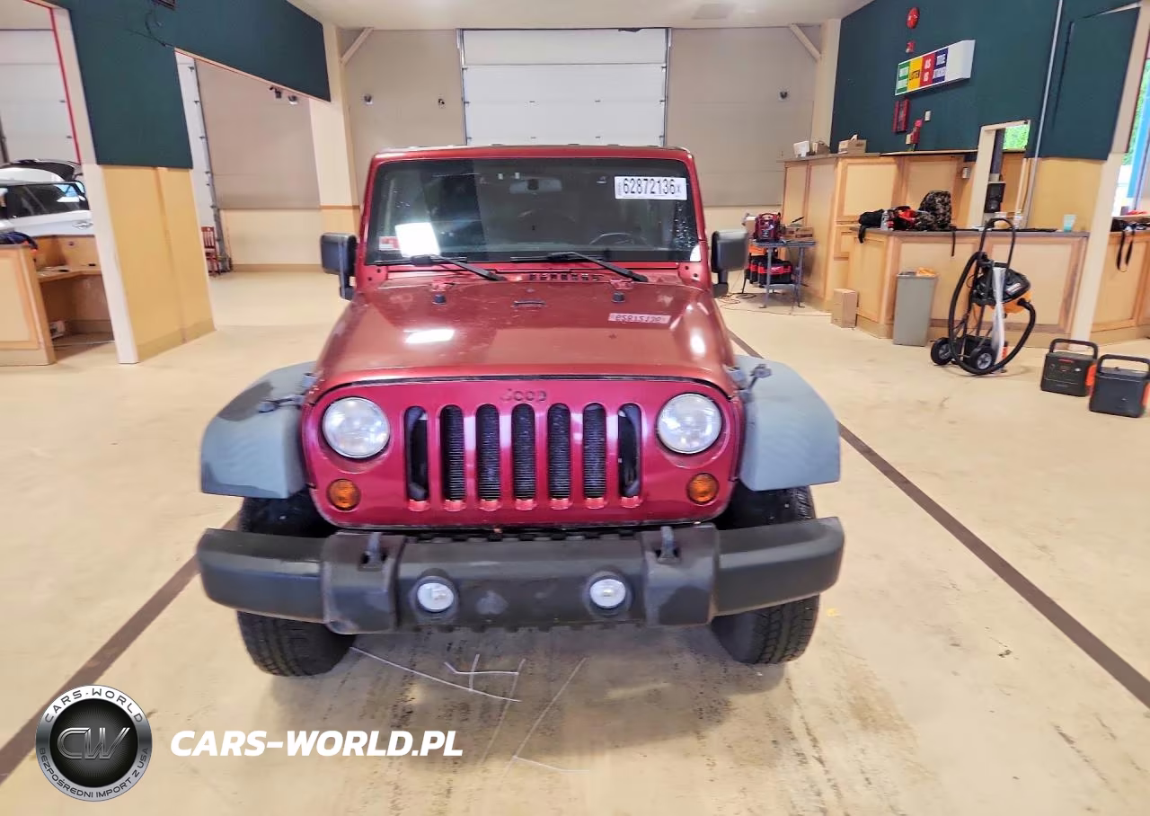 2011 Jeep Wrangler Unlimited Sport VIN:1J4BA3H1XBL552220 - 5