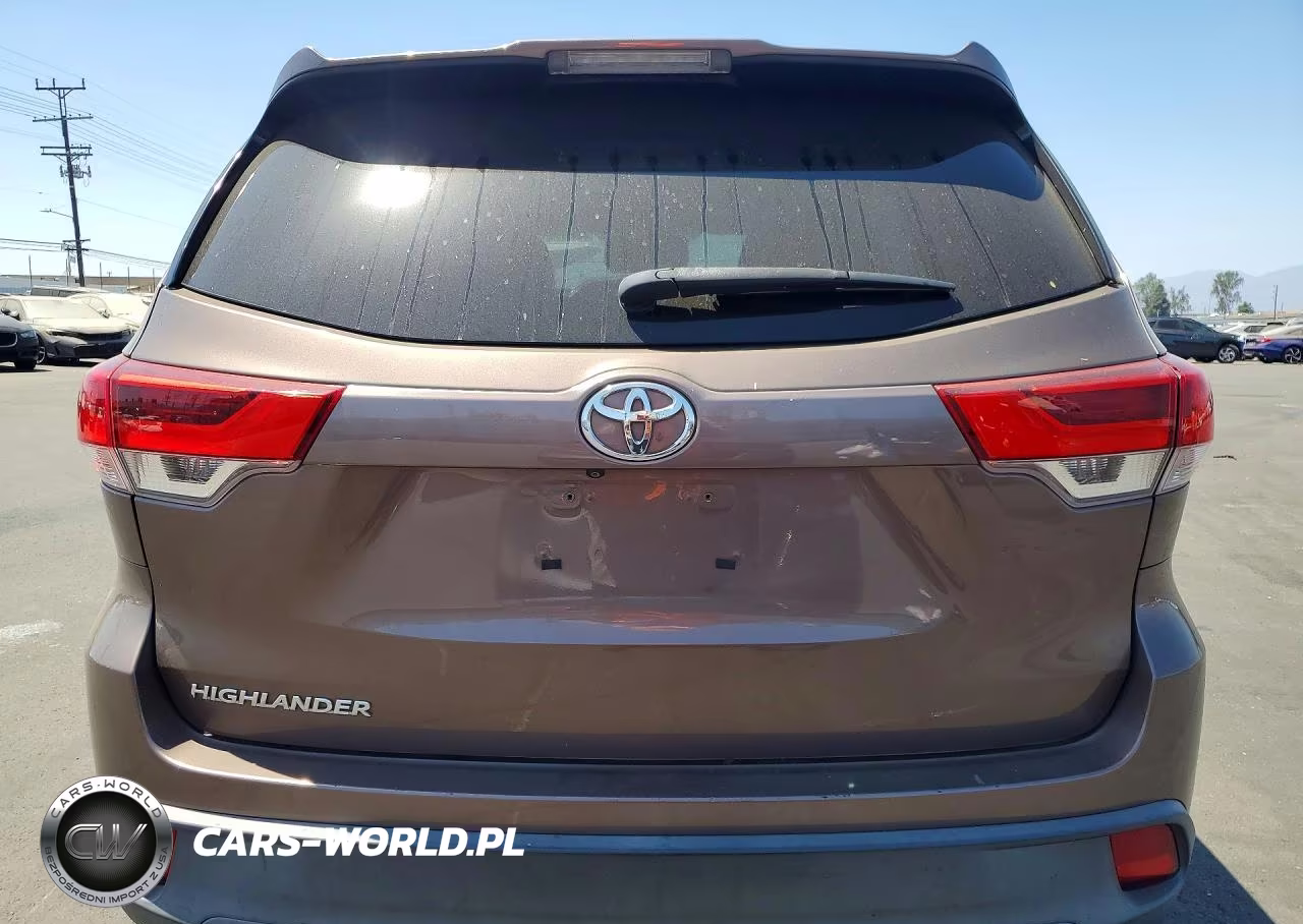 2018 Toyota Highlander Le VIN:5TDZARFH3JS037290 - 6