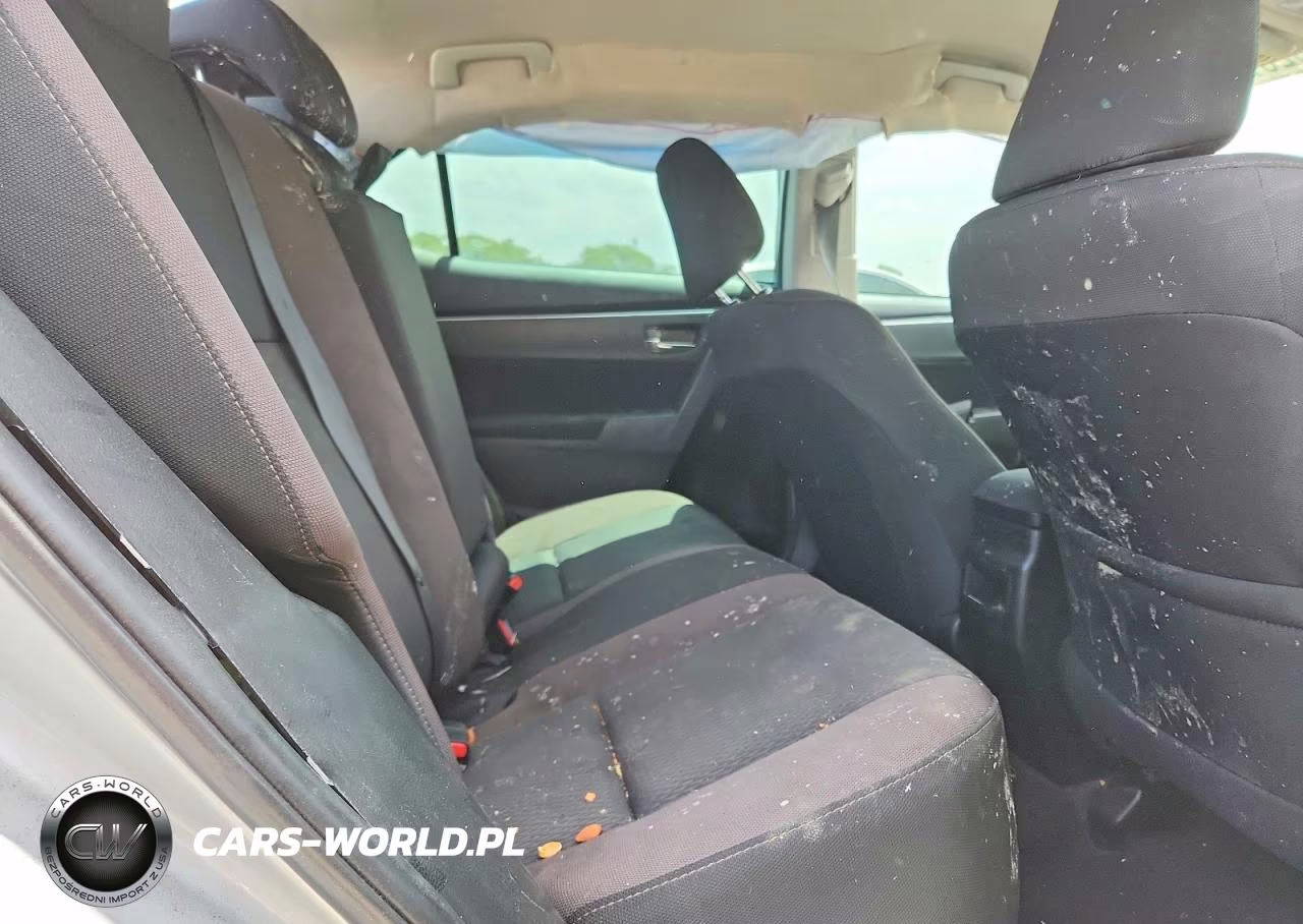 2018 Toyota Corolla Le VIN:2T1BURHE3JC061058 - 10