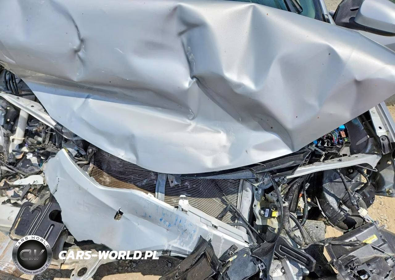2018 Toyota Corolla Le VIN:2T1BURHE3JC061058 - 11