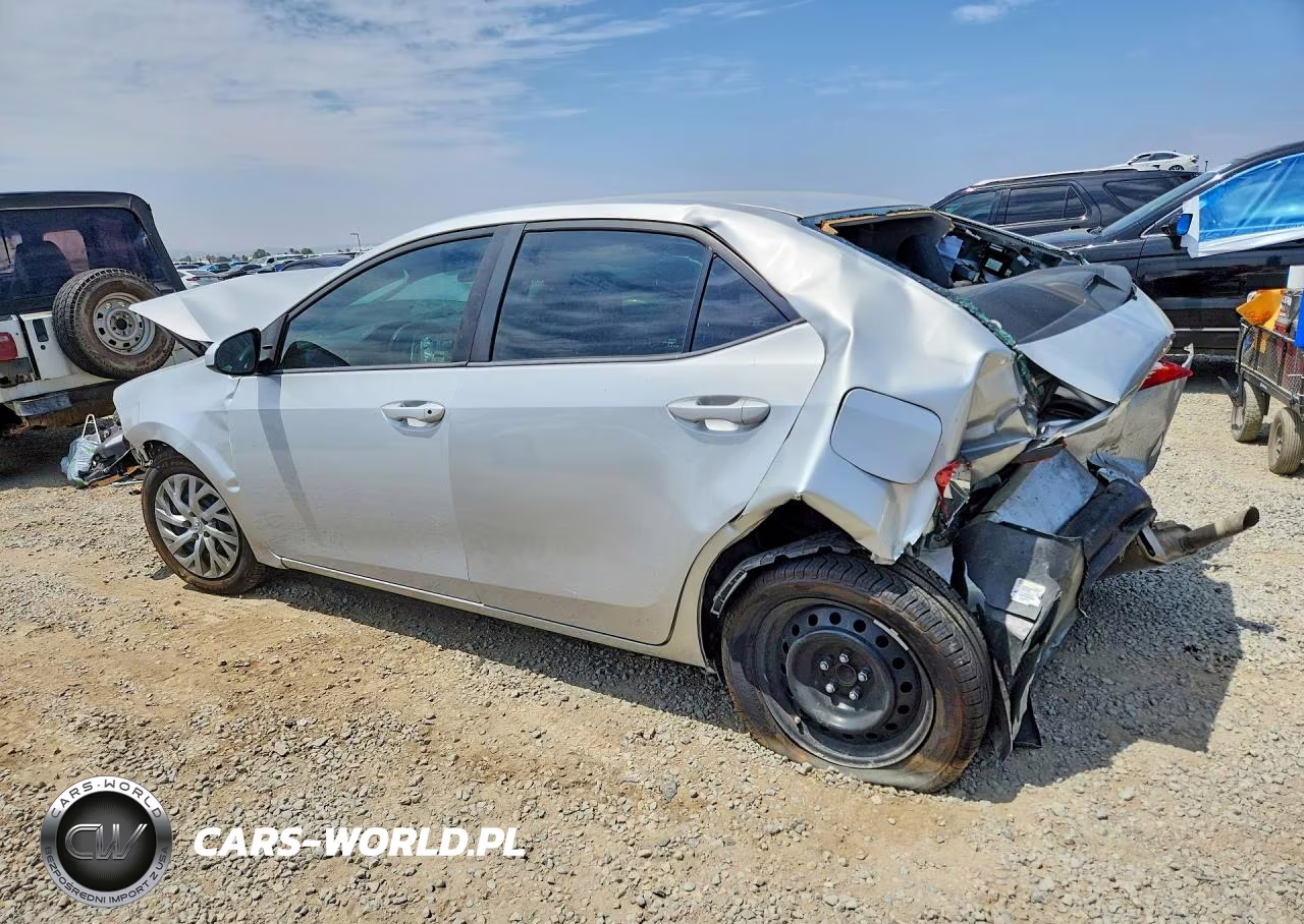 2018 Toyota Corolla Le VIN:2T1BURHE3JC061058 - 2
