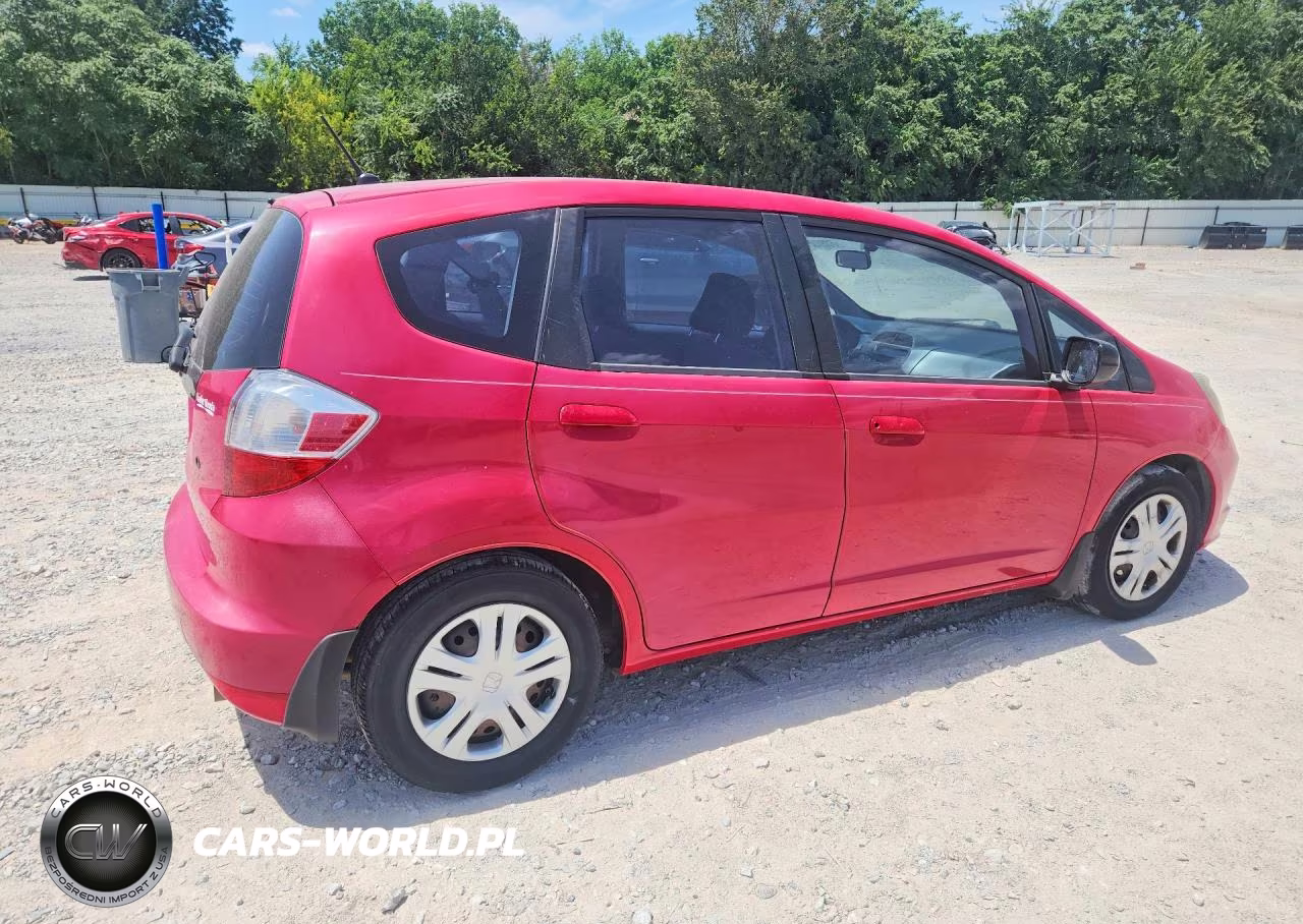 2010 Honda Fit VIN:JHMGE8H25AC006685 - 3