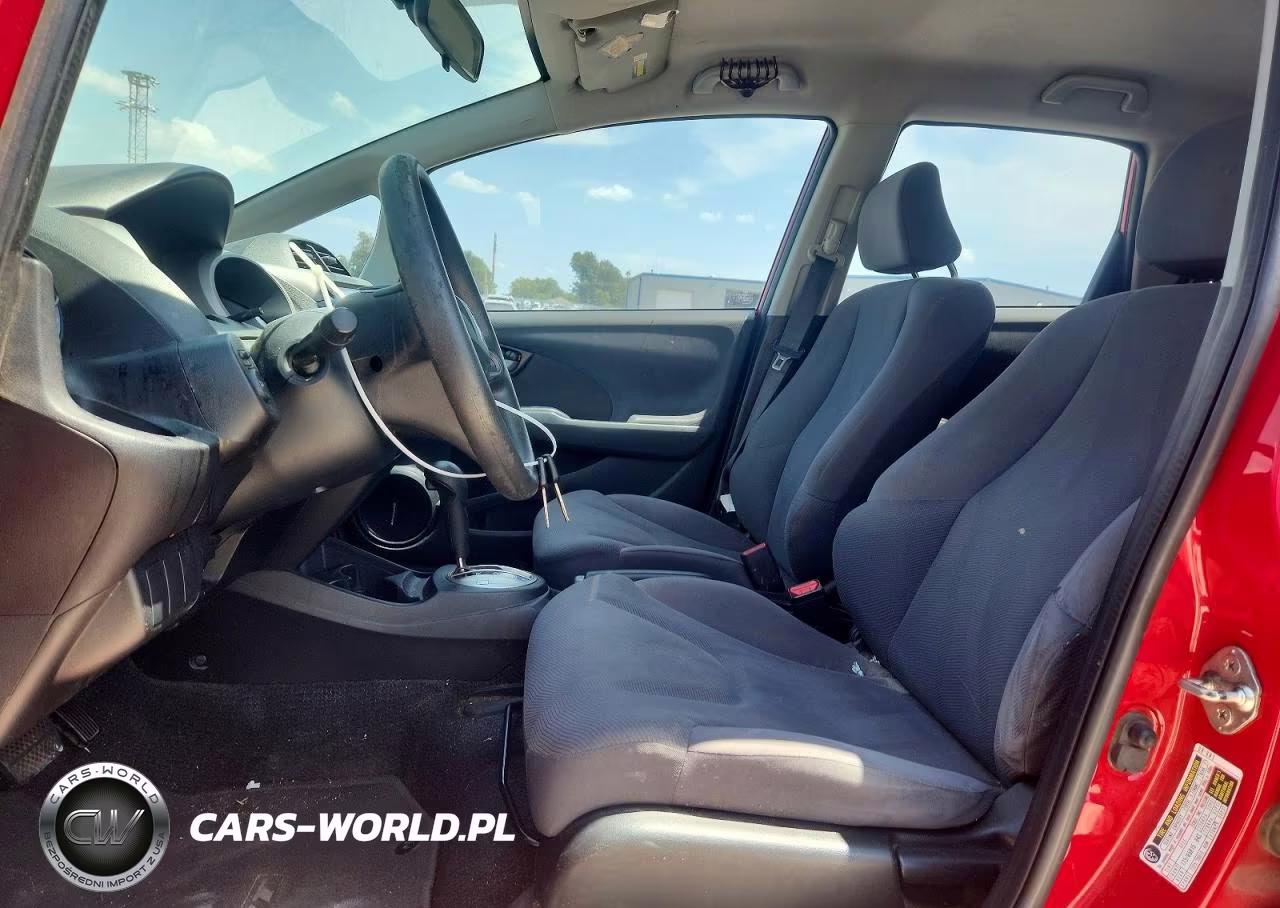 2010 Honda Fit VIN:JHMGE8H25AC006685 - 7