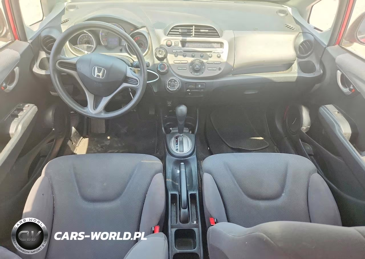 2010 Honda Fit VIN:JHMGE8H25AC006685 - 8