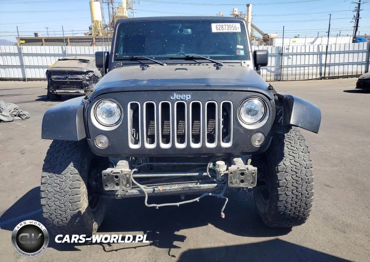 2017 Jeep Wrangler Unlimited Sahara VIN:1C4HJWEG5HL684983 - 5