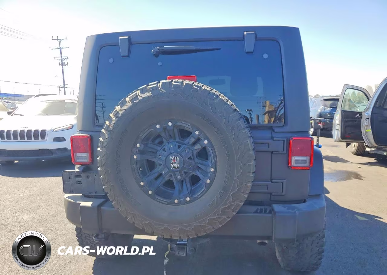 2017 Jeep Wrangler Unlimited Sahara VIN:1C4HJWEG5HL684983 - 6