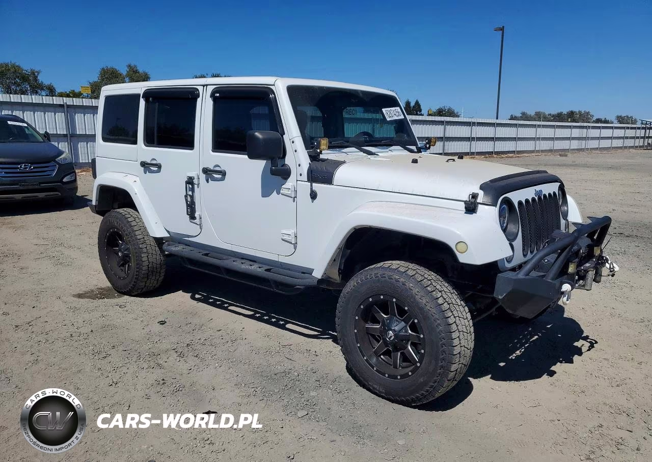 2012 Jeep Wrangler Unlimited Sahara VIN:1C4HJWEG8CL138946 - 4