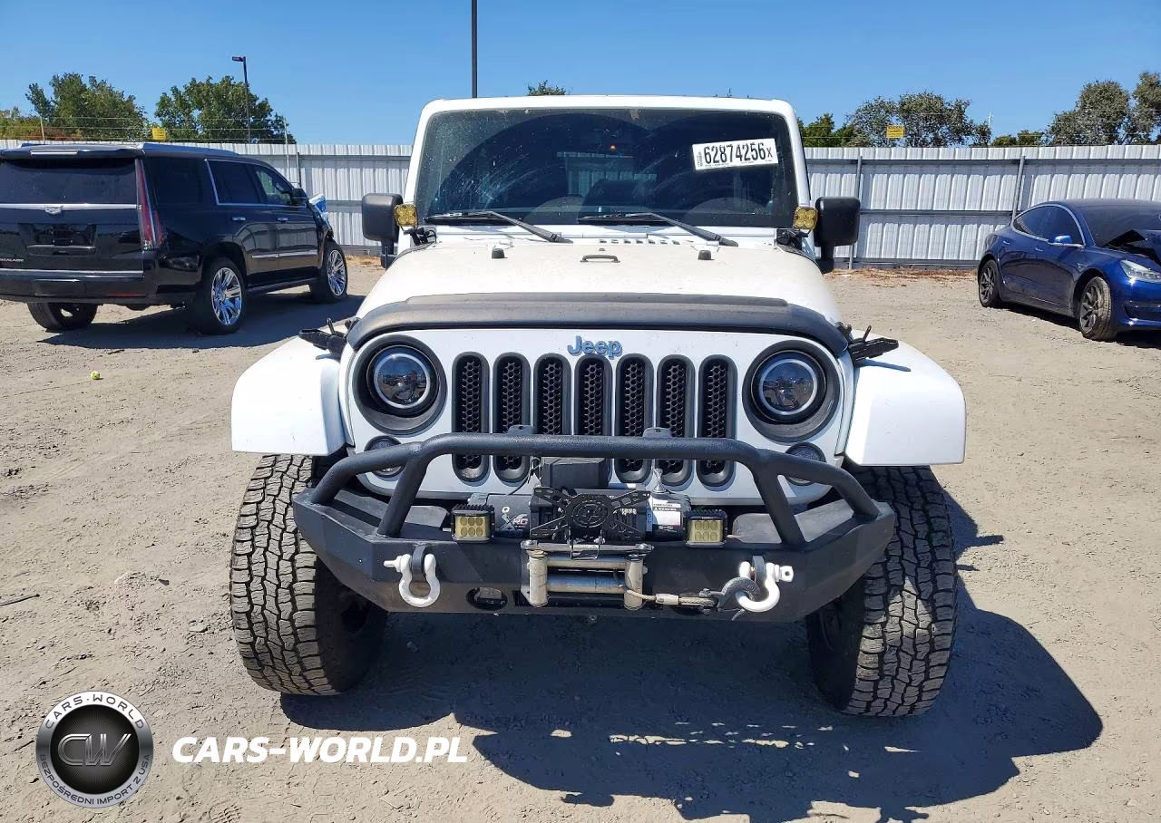 2012 Jeep Wrangler Unlimited Sahara VIN:1C4HJWEG8CL138946 - 5