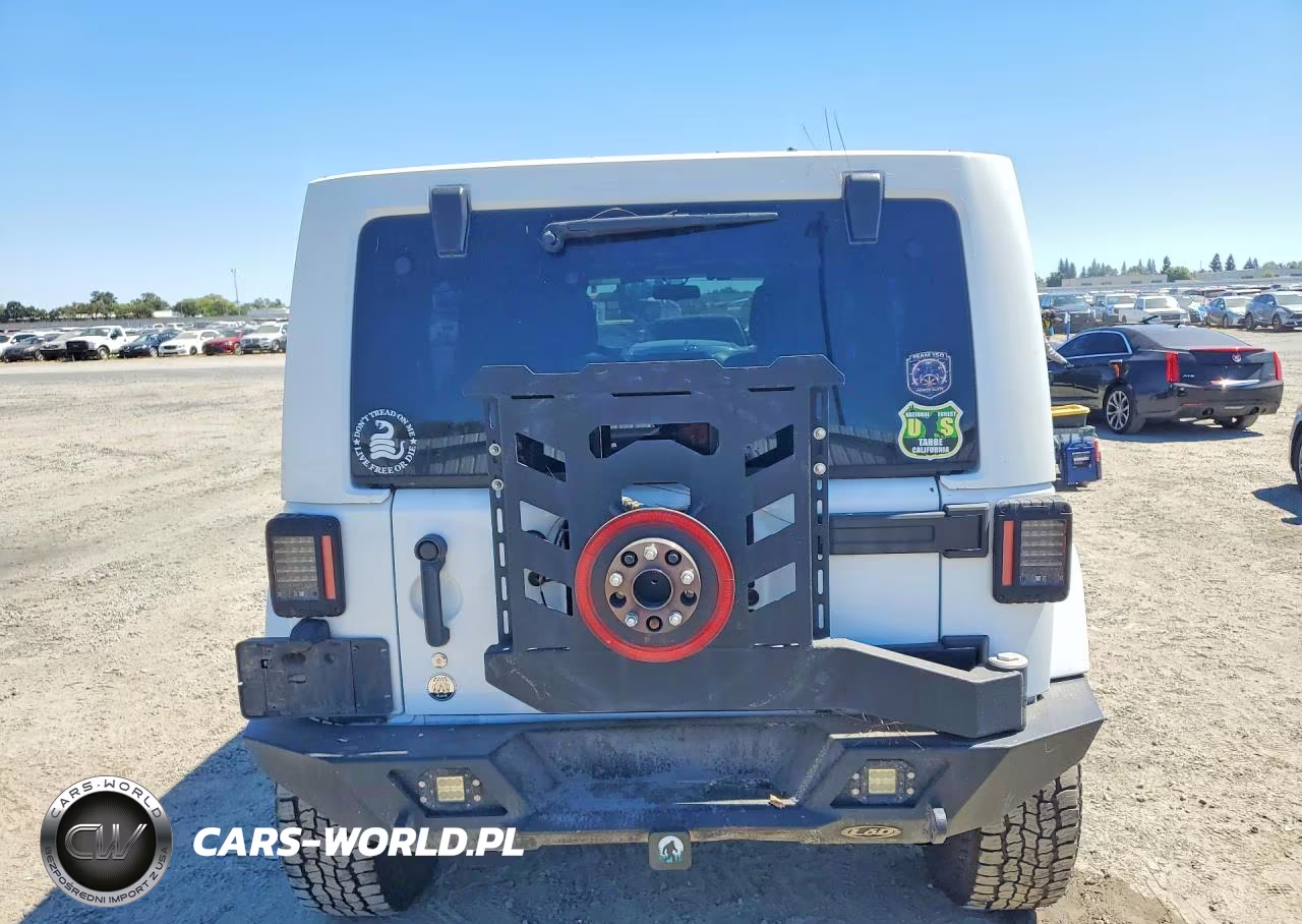 2012 Jeep Wrangler Unlimited Sahara VIN:1C4HJWEG8CL138946 - 6
