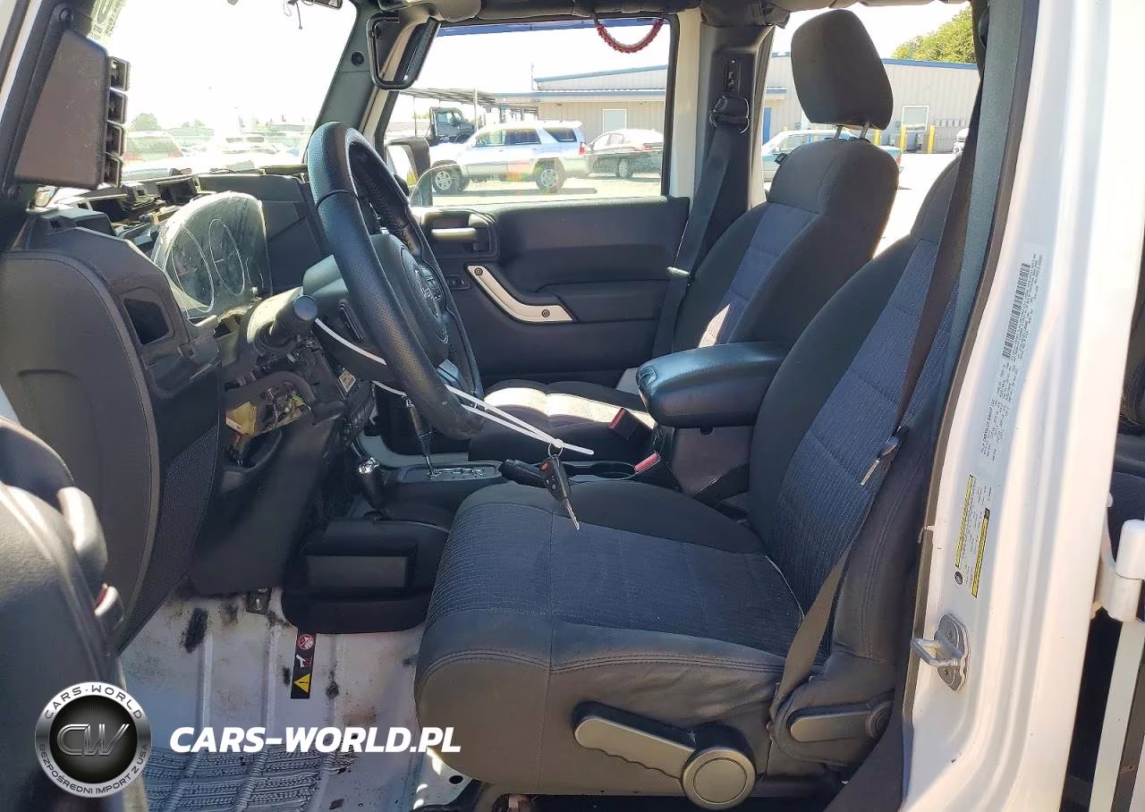 2012 Jeep Wrangler Unlimited Sahara VIN:1C4HJWEG8CL138946 - 7