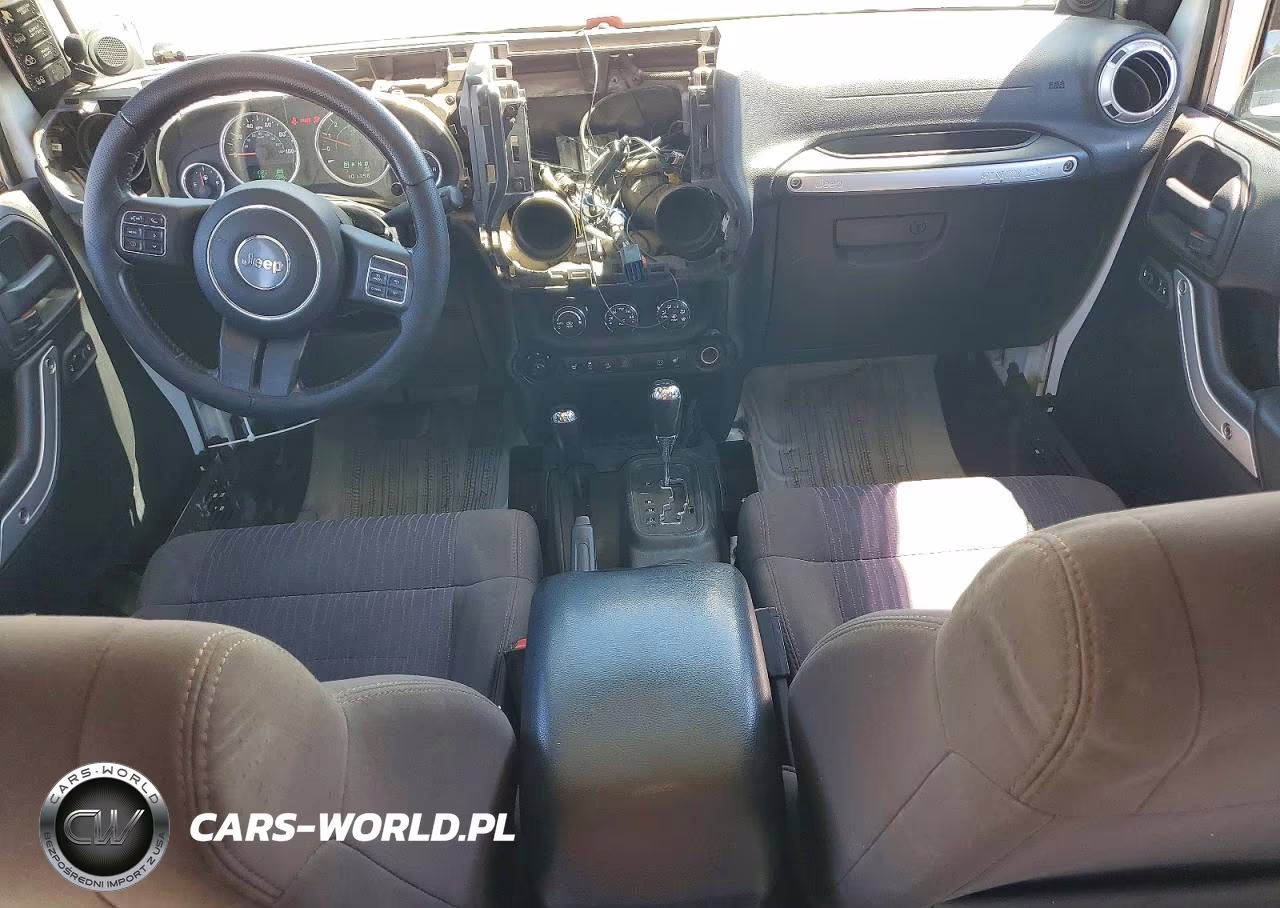 2012 Jeep Wrangler Unlimited Sahara VIN:1C4HJWEG8CL138946 - 8