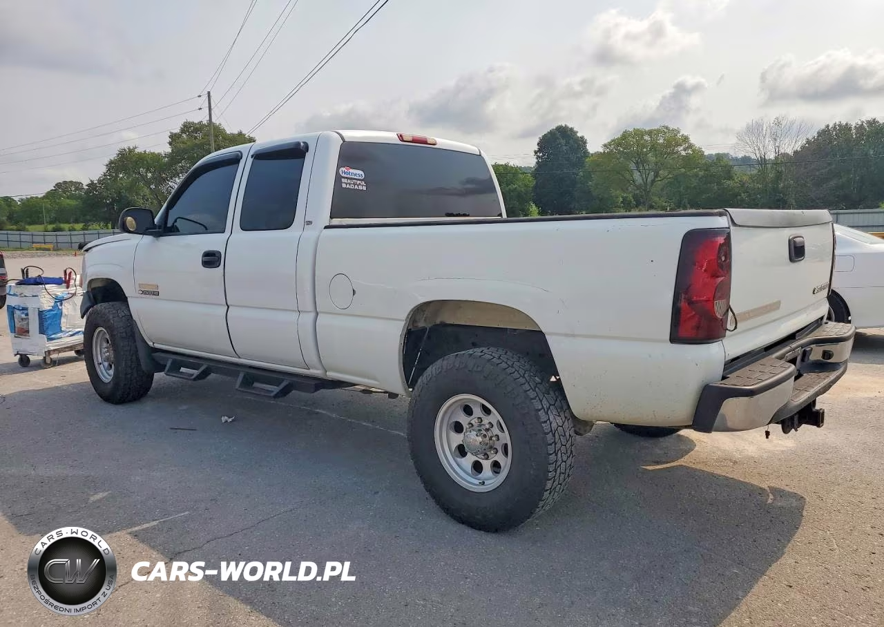 2005 Chevrolet Silverado C2500 Heavy Duty VIN:1GCHC29U75E112977 - 2