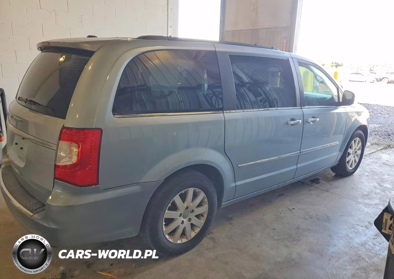 2016 Chrysler Town & Country Touring VIN:2C4RC1BG3GR261640 - 3
