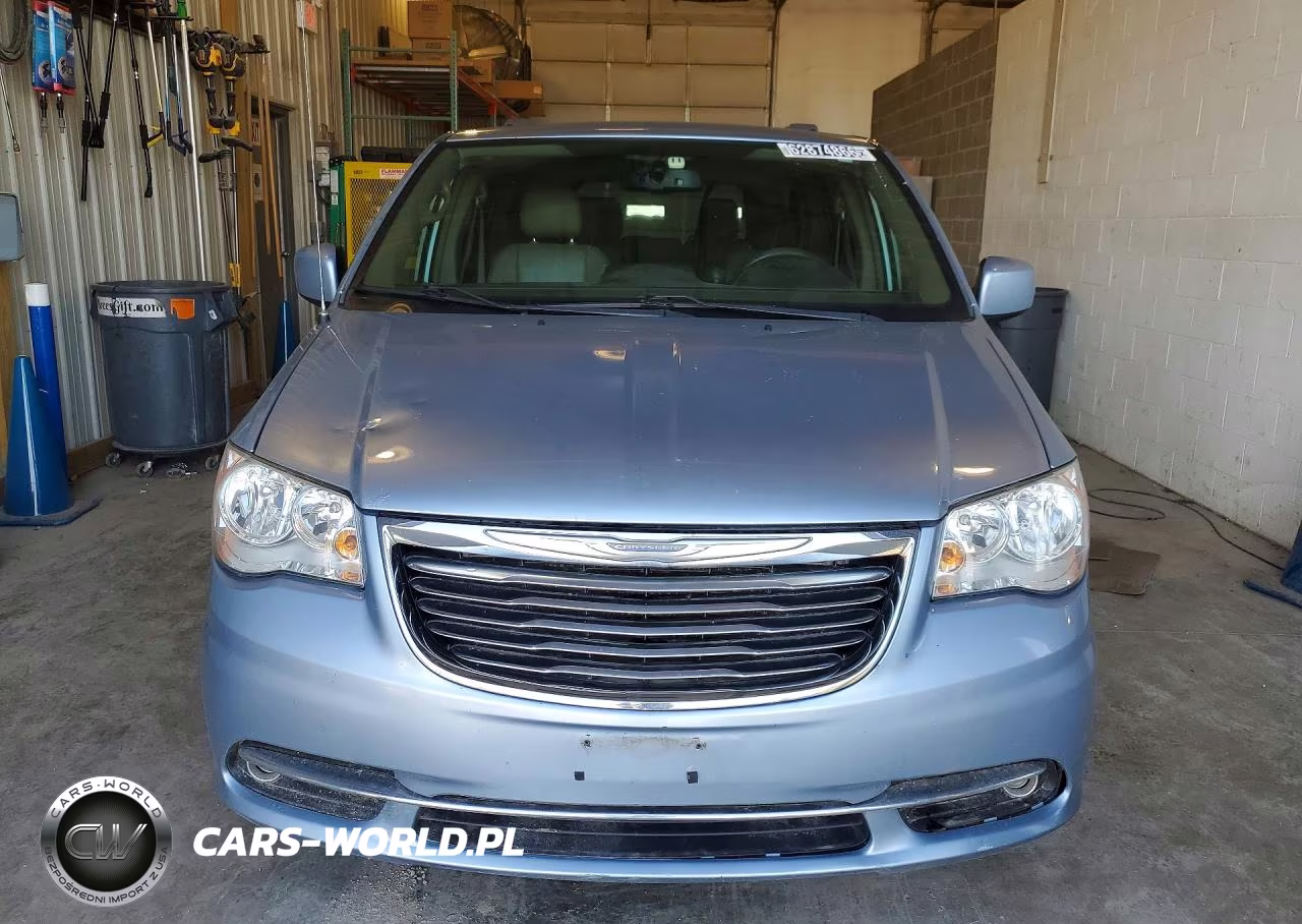 2016 Chrysler Town & Country Touring VIN:2C4RC1BG3GR261640 - 5