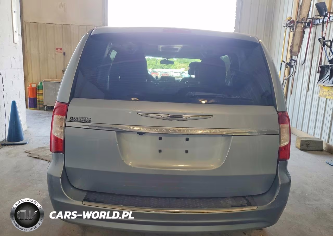 2016 Chrysler Town & Country Touring VIN:2C4RC1BG3GR261640 - 6