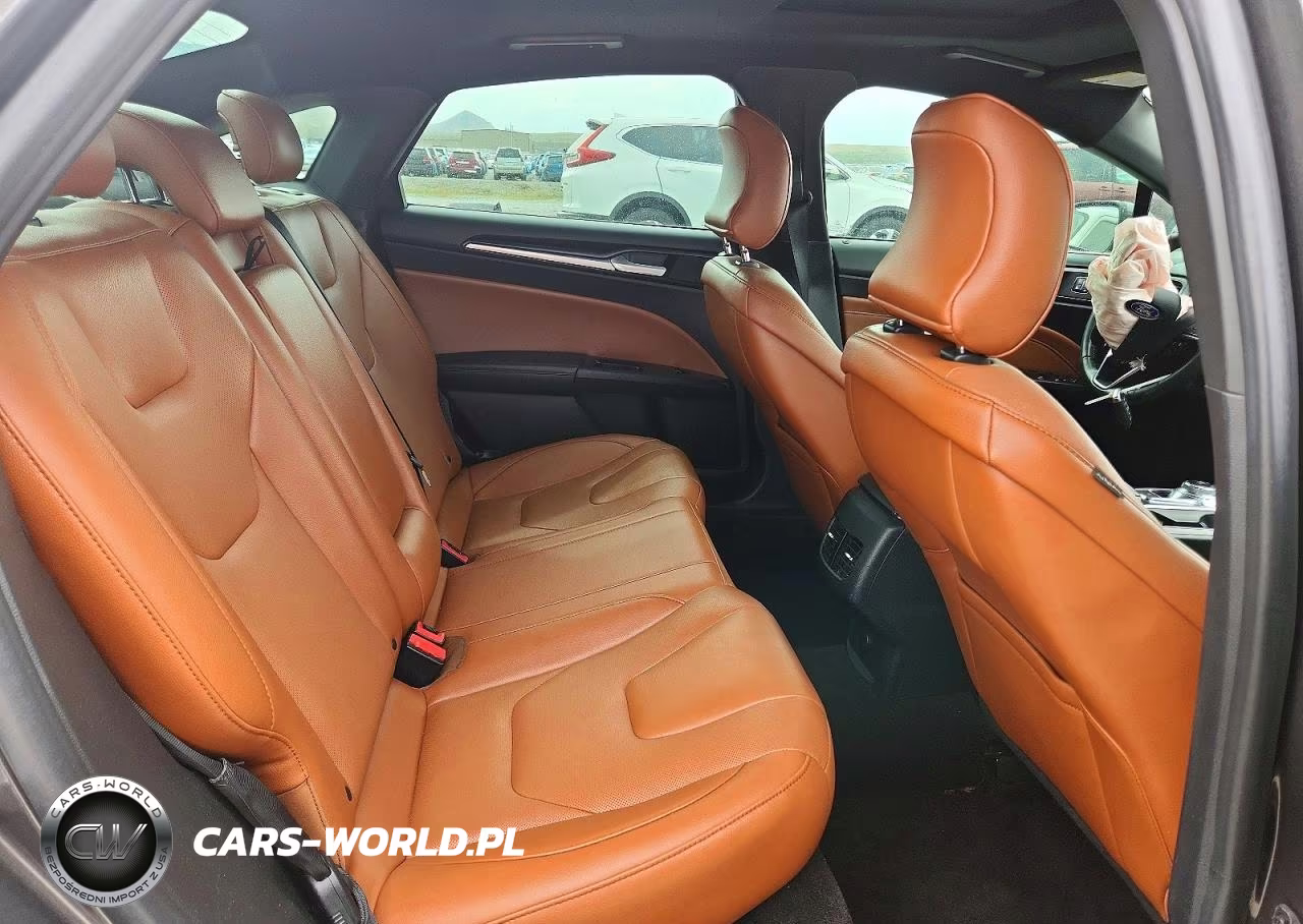 2019 Ford Fusion Titanium VIN:3FA6P0RU2KR106471 - 10
