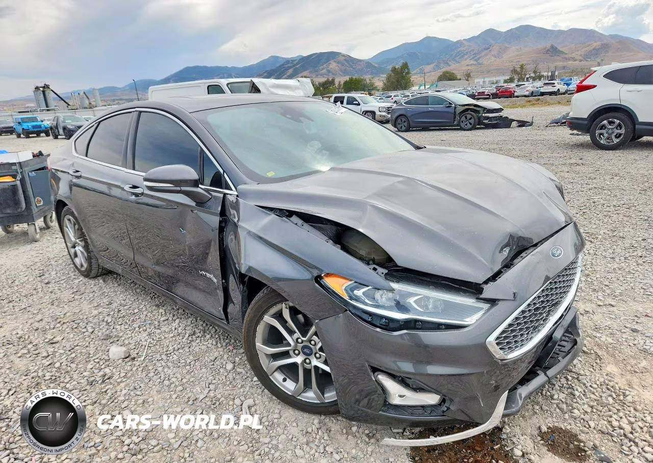 2019 Ford Fusion Titanium VIN:3FA6P0RU2KR106471 - 4