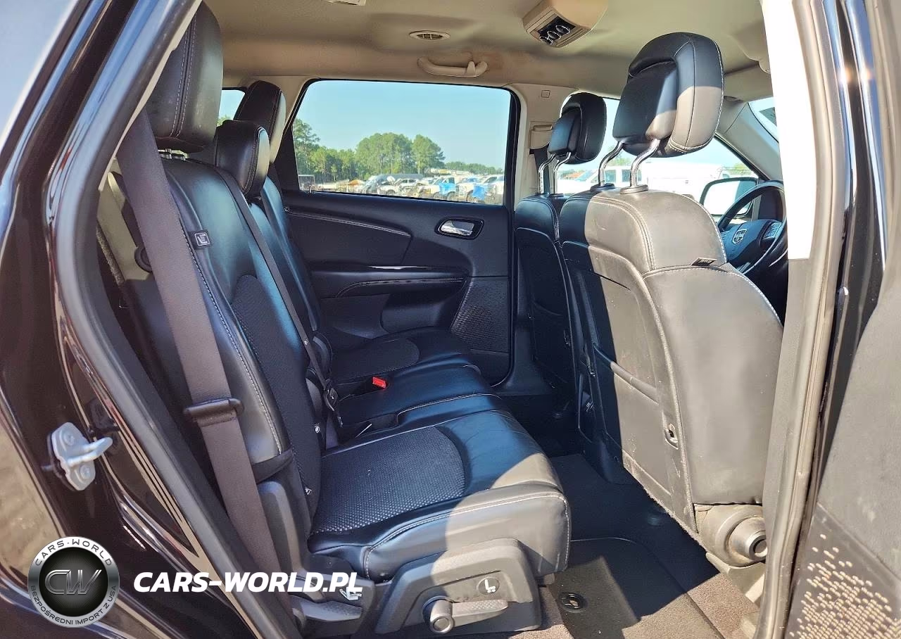 2019 Dodge Journey Crossroad VIN:3C4PDCGG1KT706925 - 11