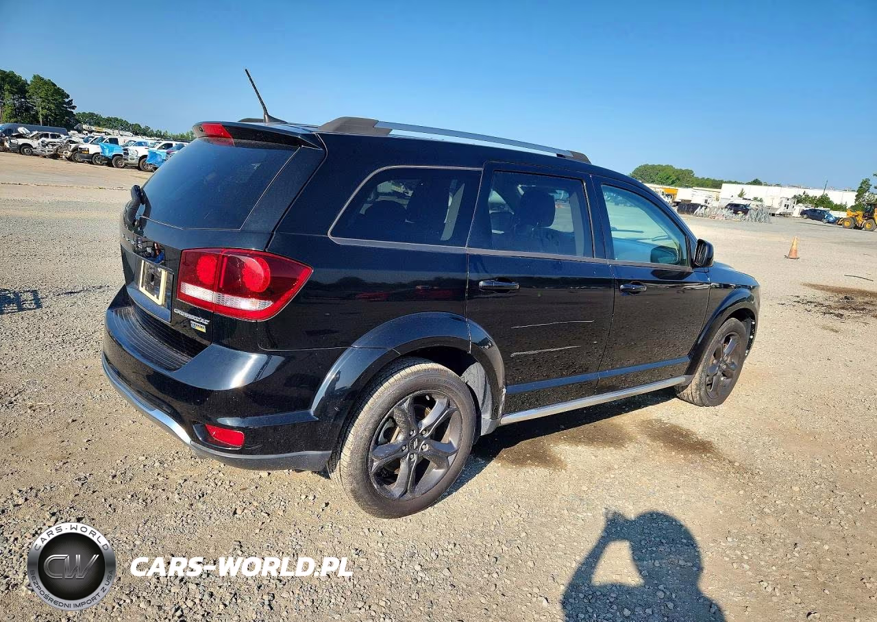 2019 Dodge Journey Crossroad VIN:3C4PDCGG1KT706925 - 3