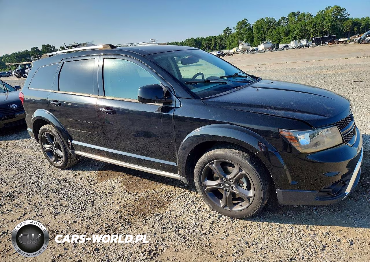 2019 Dodge Journey Crossroad VIN:3C4PDCGG1KT706925 - 4