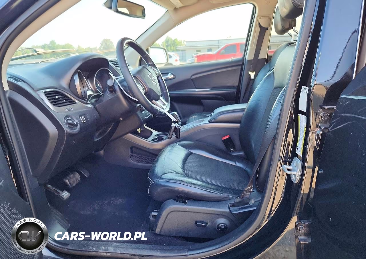 2019 Dodge Journey Crossroad VIN:3C4PDCGG1KT706925 - 7